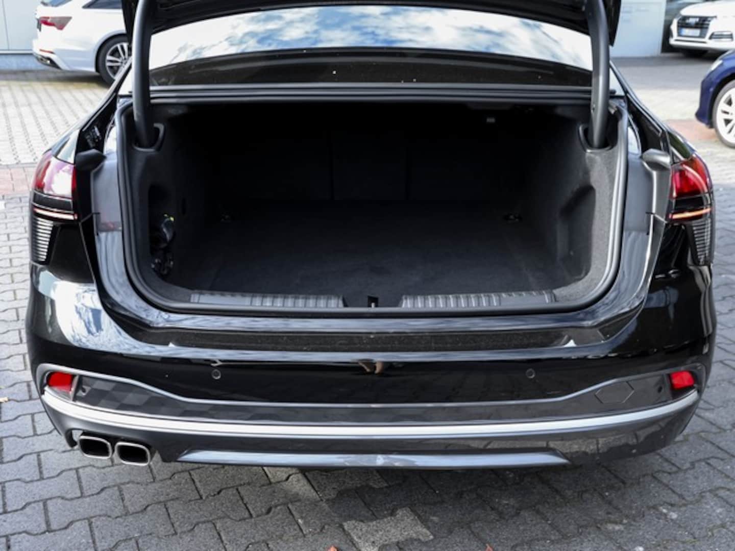 Bild über Audi A6 Limousine TDI quattro 150 kW S tronic - für weitere Informationen kontaktieren Sie den Audi Partner