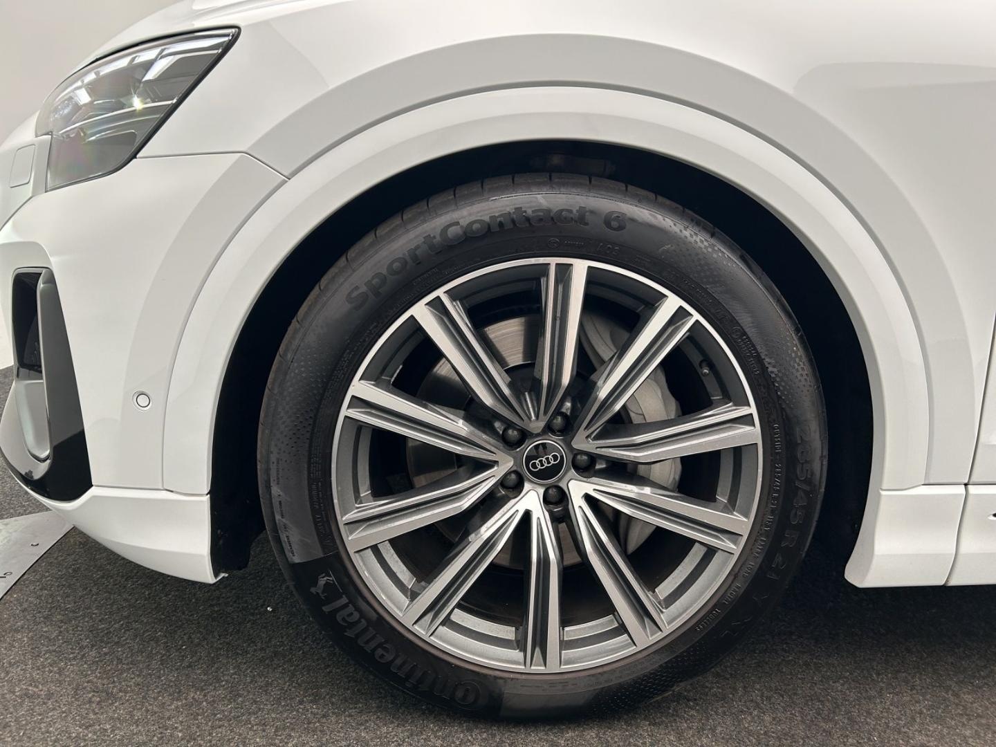 Bild über Audi Q8 SUV TFSI e 55 TFSI e quattro tiptronic - für weitere Informationen kontaktieren Sie den Audi Partner