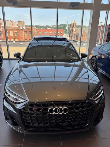 2025 Audi S8 L