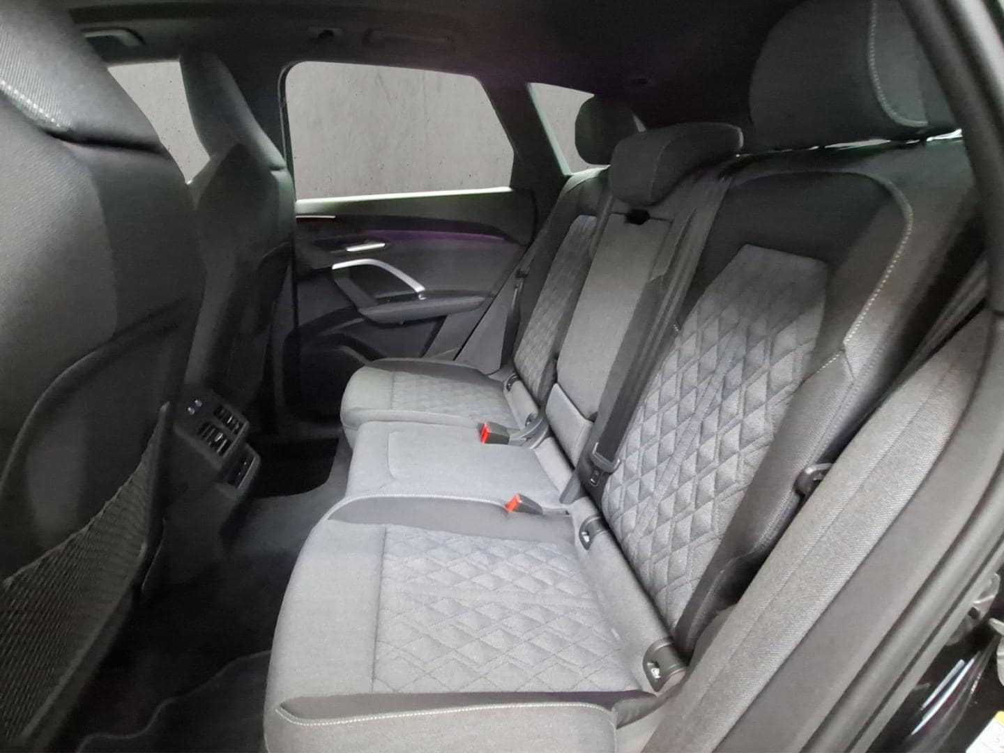 Bild über Audi Q5 SUV TFSI 150 kW S tronic - für weitere Informationen kontaktieren Sie den Audi Partner
