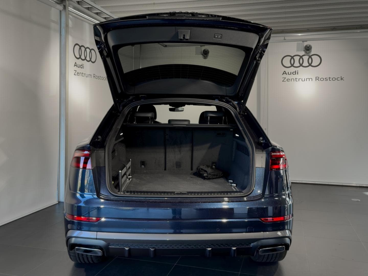 Bild über Audi Q8 SUV 50 TDI quattro tiptronic - für weitere Informationen kontaktieren Sie den Audi Partner