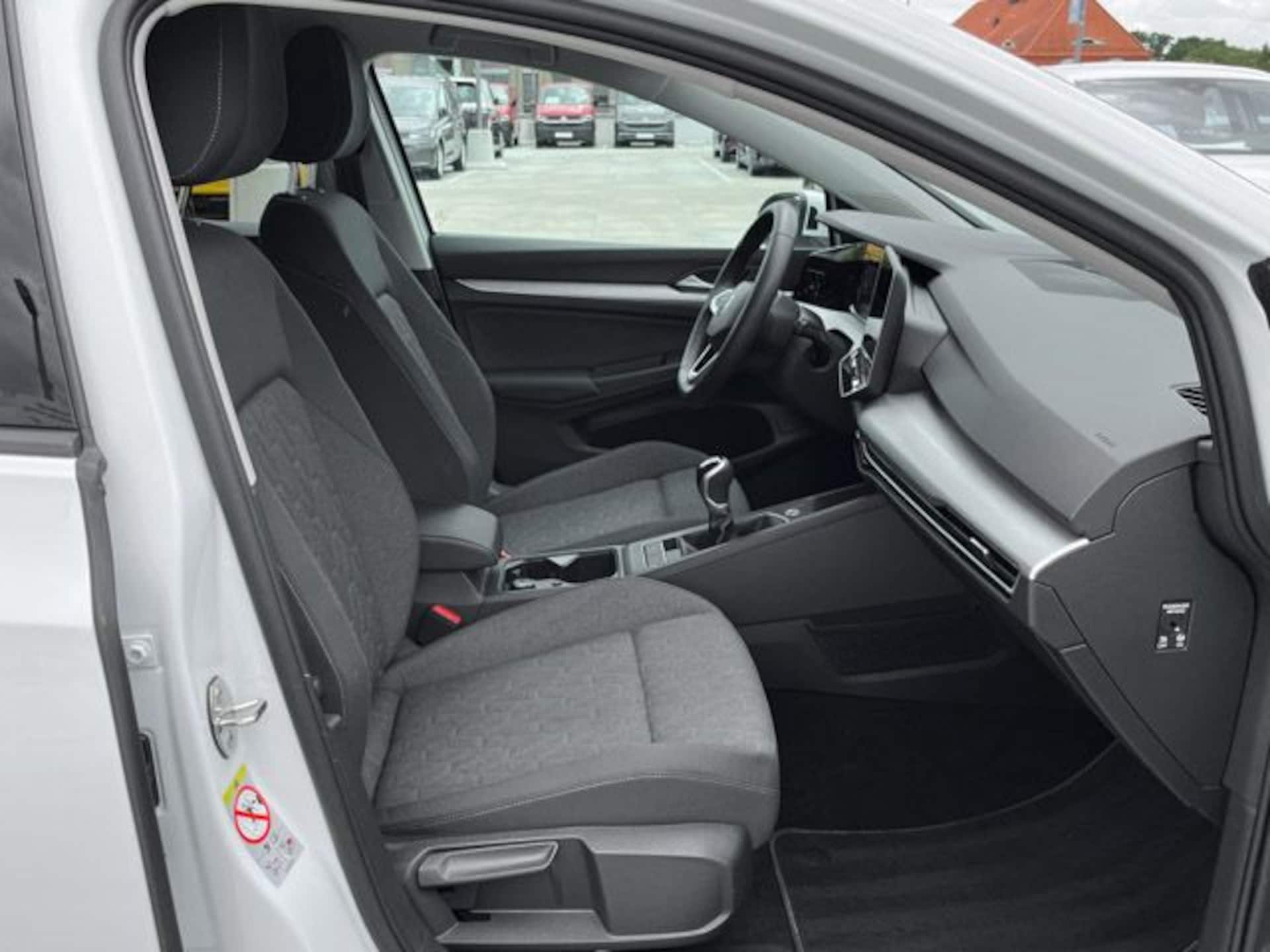 Volkswagen Golf Life