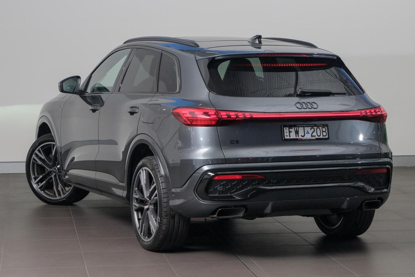 Image about Audi Q5 SUV e-hybrid quattro S tronic