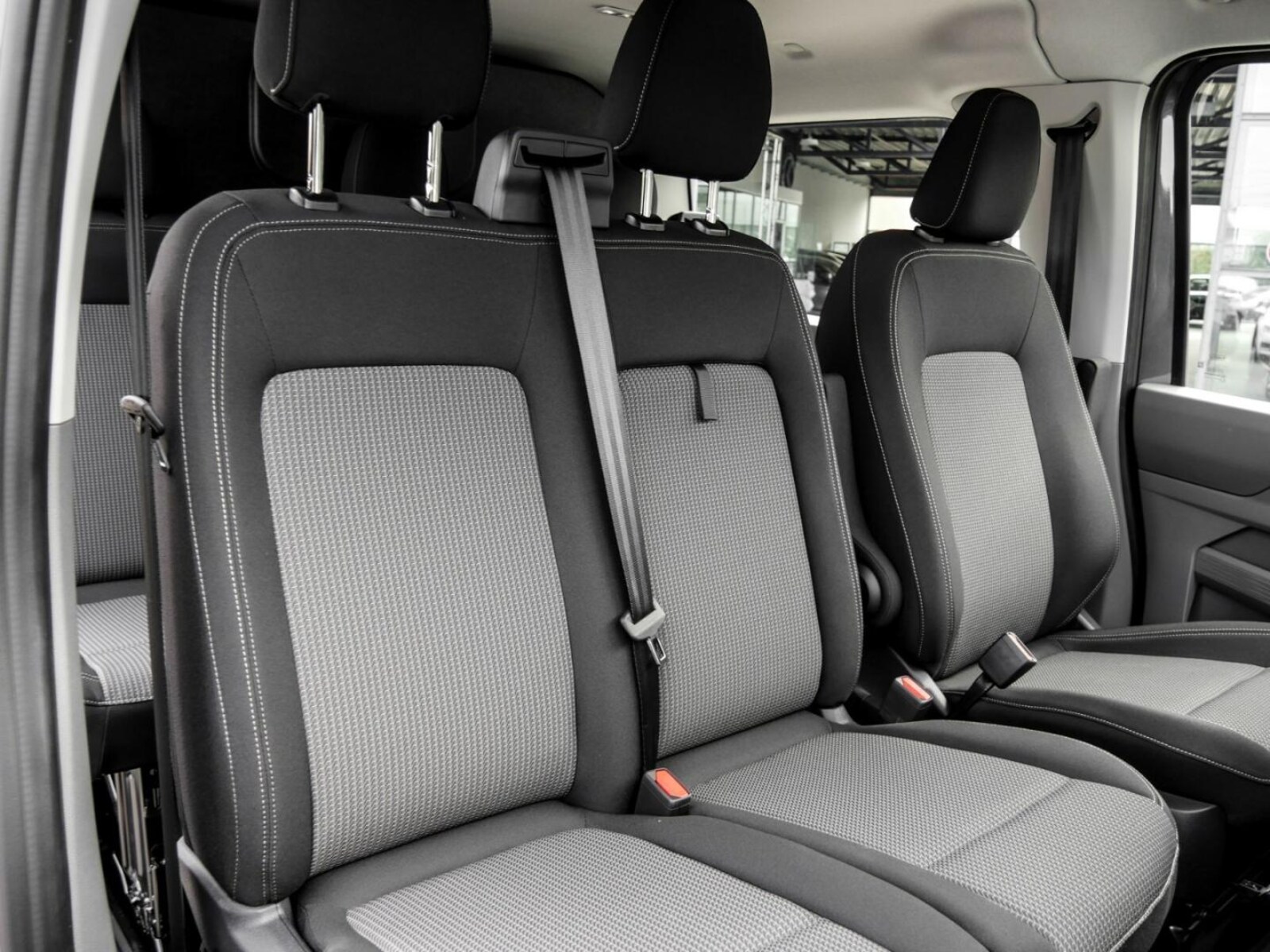 Volkswagen Transporter Kasten langer Radstand – Bild 6