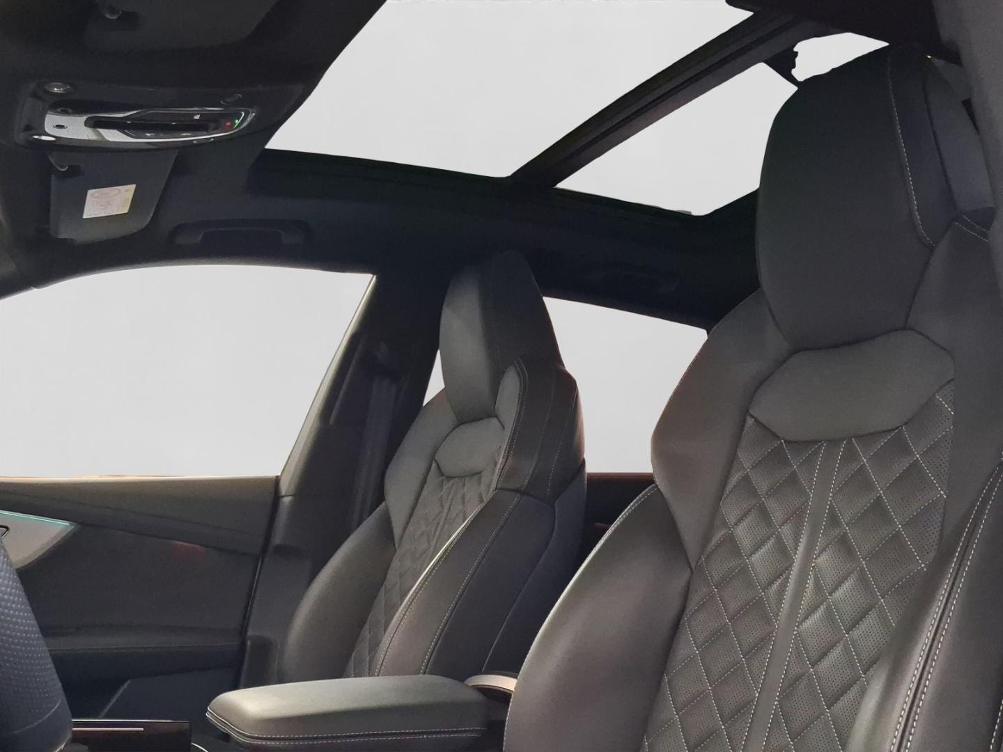 Bild über Audi Q8 SUV S line business TDI quattro 210 kW tiptronic - für weitere Informationen kontaktieren Sie den Audi Partner