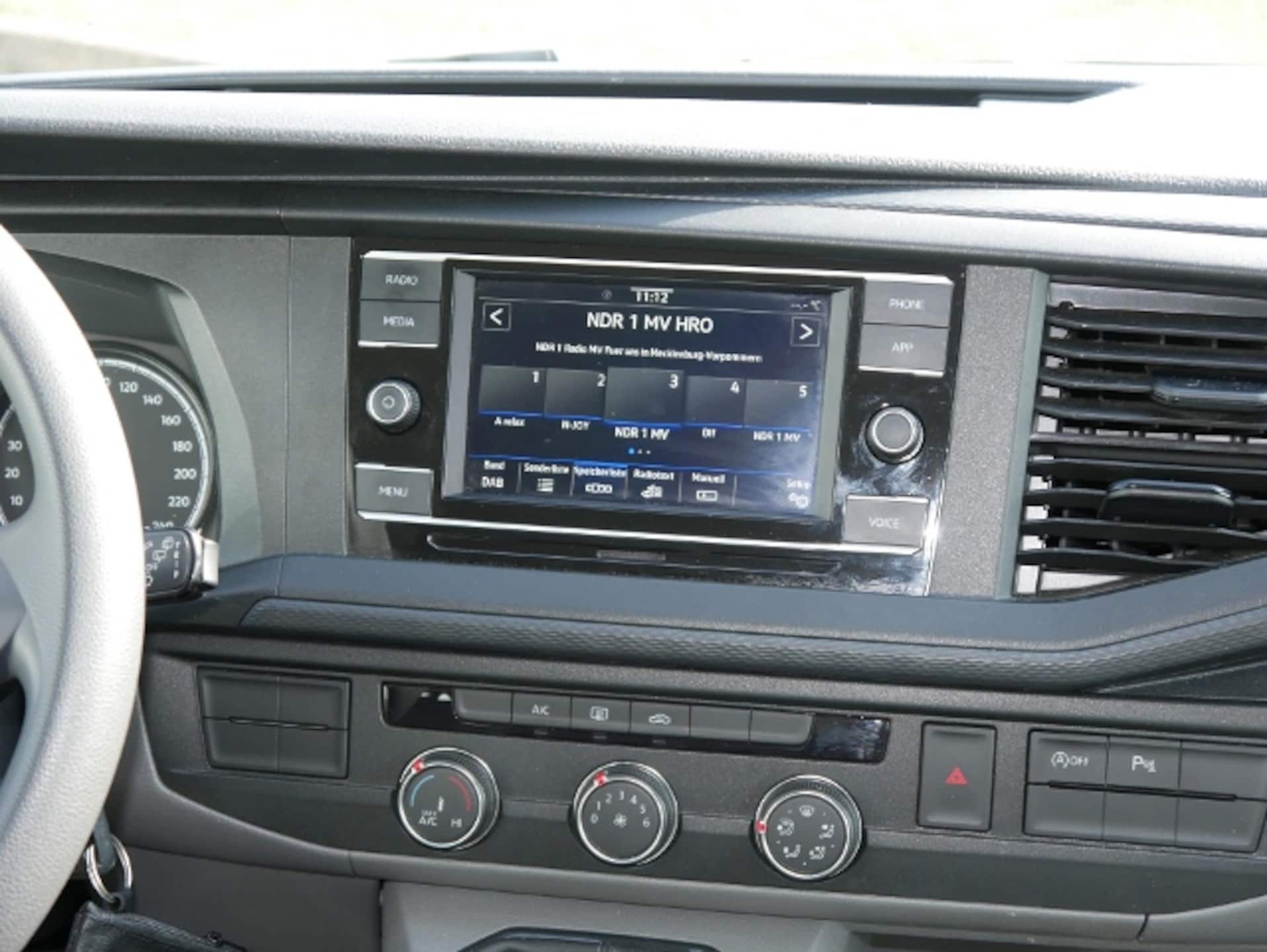 Volkswagen T6.1 Transporter Kombi langer Radstand