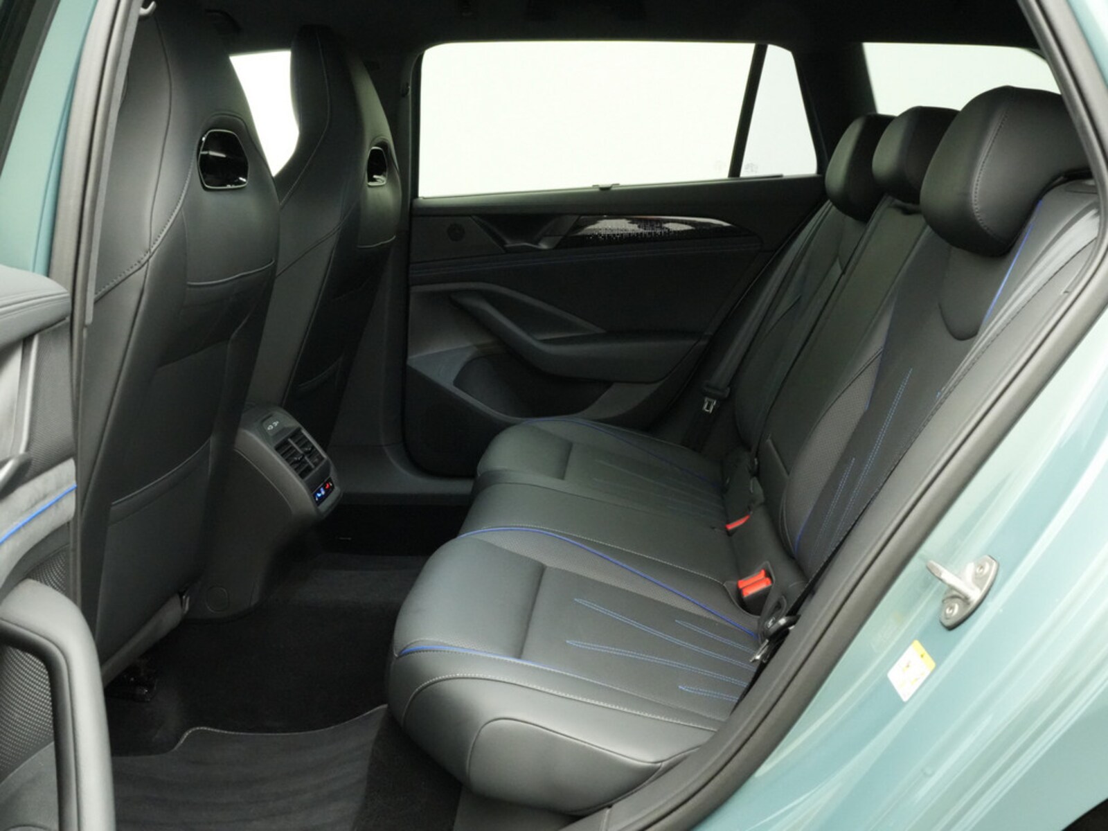 Volkswagen Passat – Bild 27