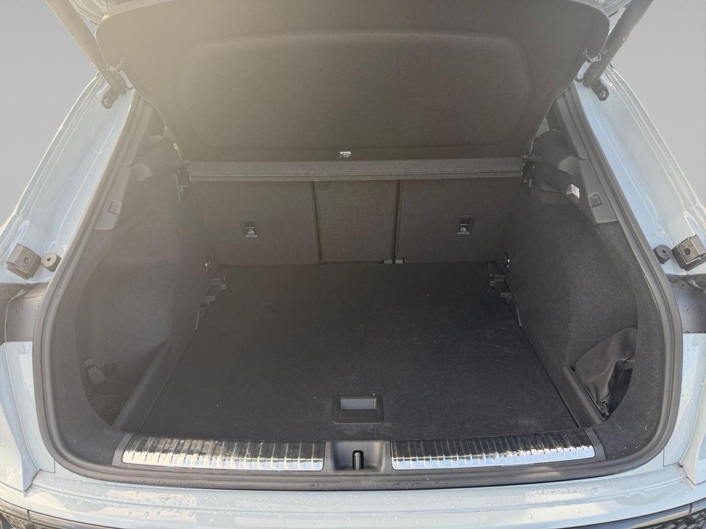Bild über Audi Q3 SUV TFSI 110 kW S tronic - für weitere Informationen kontaktieren Sie den Audi Partner