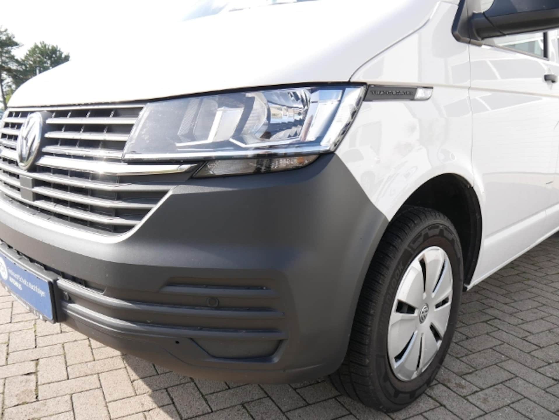 Volkswagen T6.1 Transporter Kombi langer Radstand