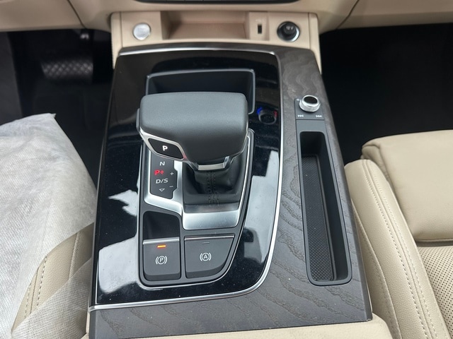 Audi Q5 45 TFSI quattro Premium 195 265 kW hp S tronic 8