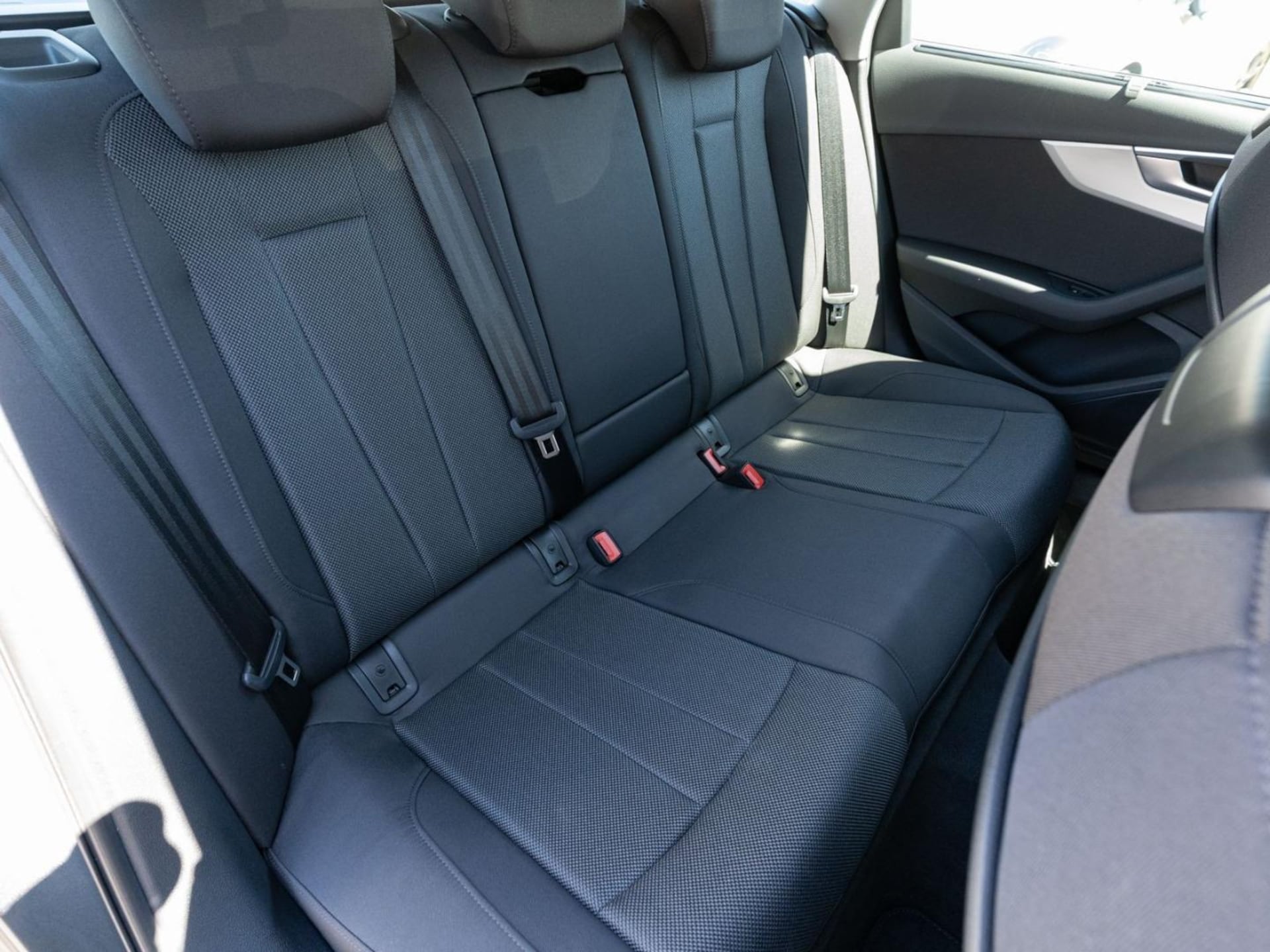 Audi A4 Avant S line