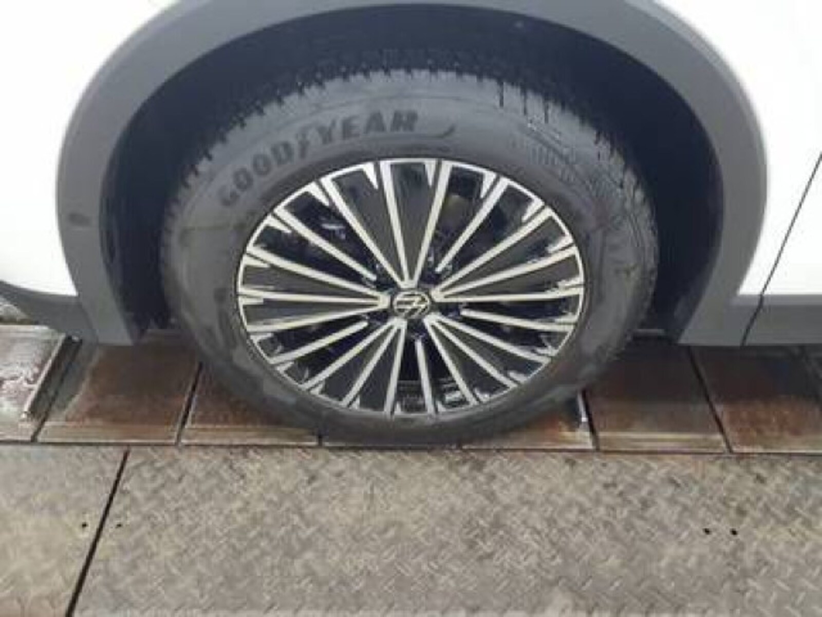 Volkswagen Tiguan – Bild 10