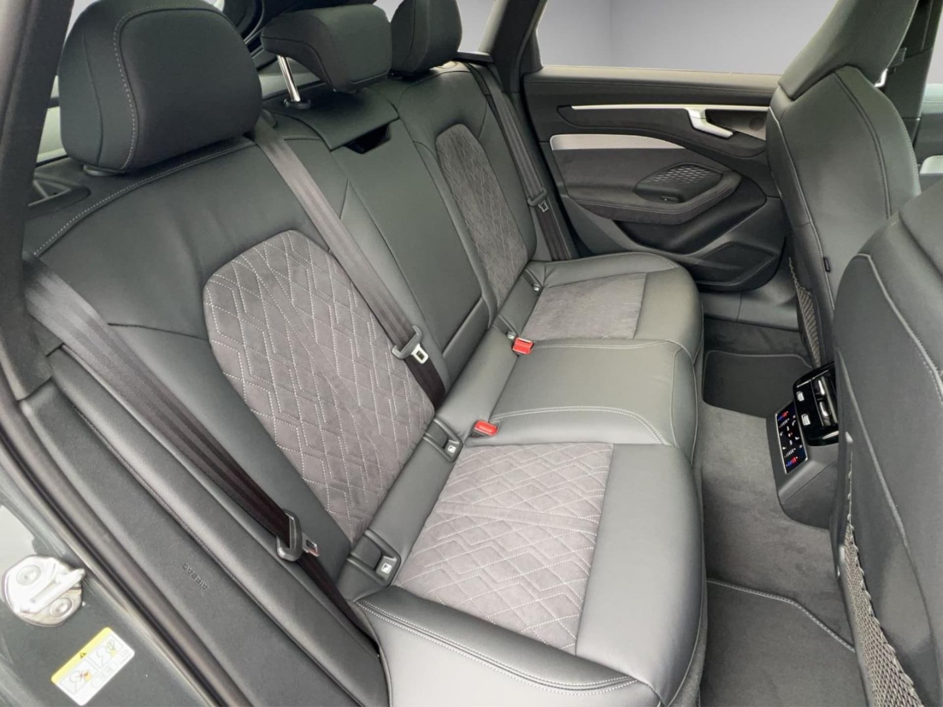 Audi A6 Avant edition one