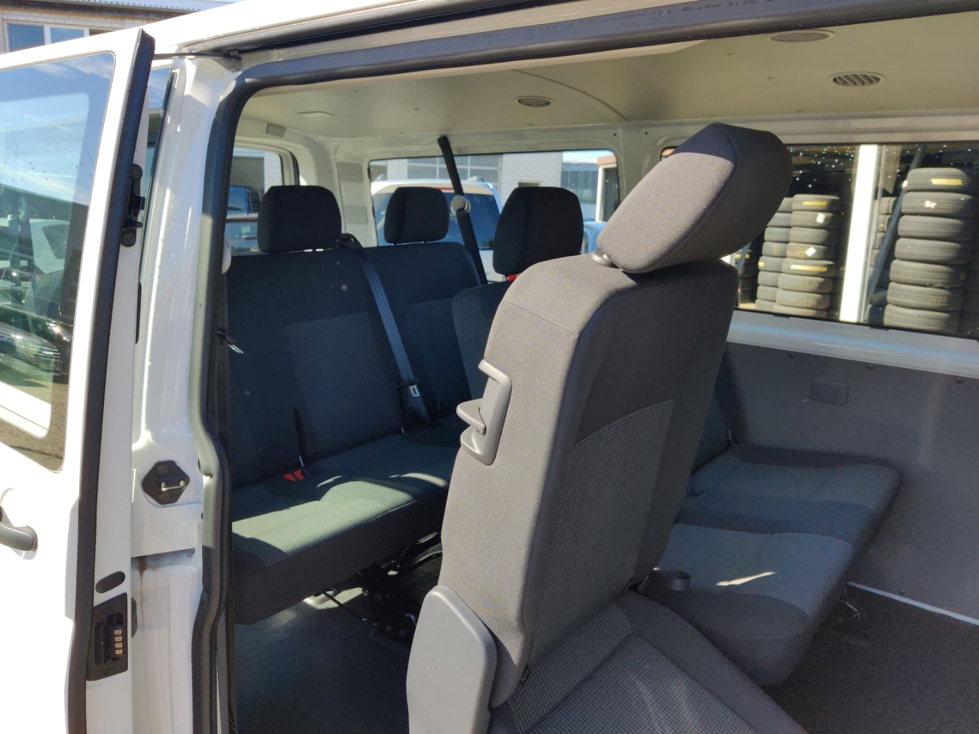 Volkswagen T6.1 Transporter Kombi langer Radstand