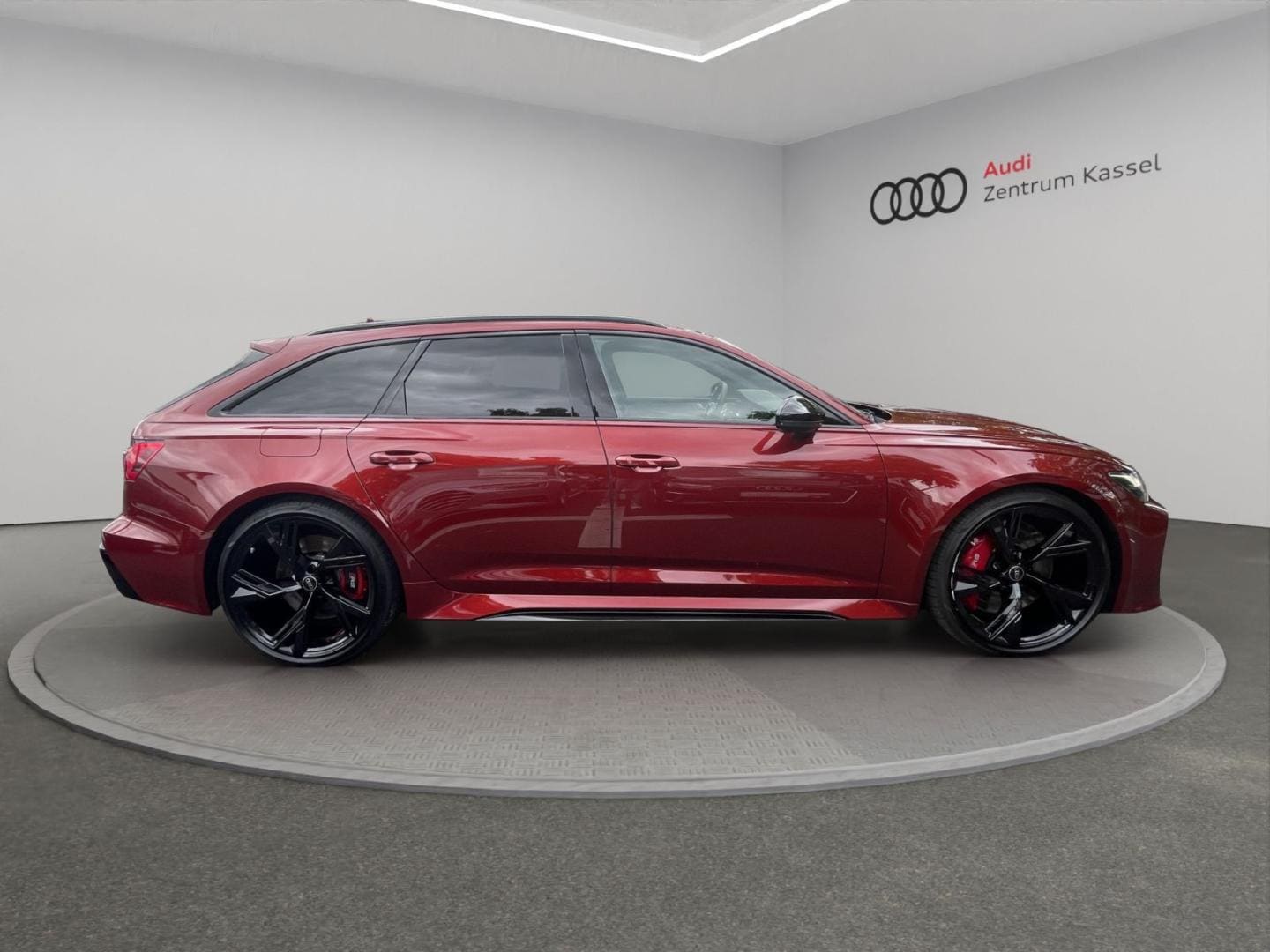 Bild über Audi RS 6 Avant TFSI quattro tiptronic - für weitere Informationen kontaktieren Sie den Audi Partner