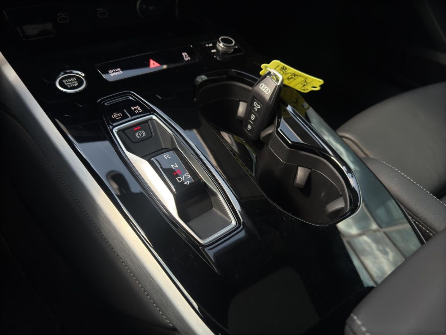 Bild über Audi A5 Avant TDI quattro 150 kW S tronic - für weitere Informationen kontaktieren Sie den Audi Partner