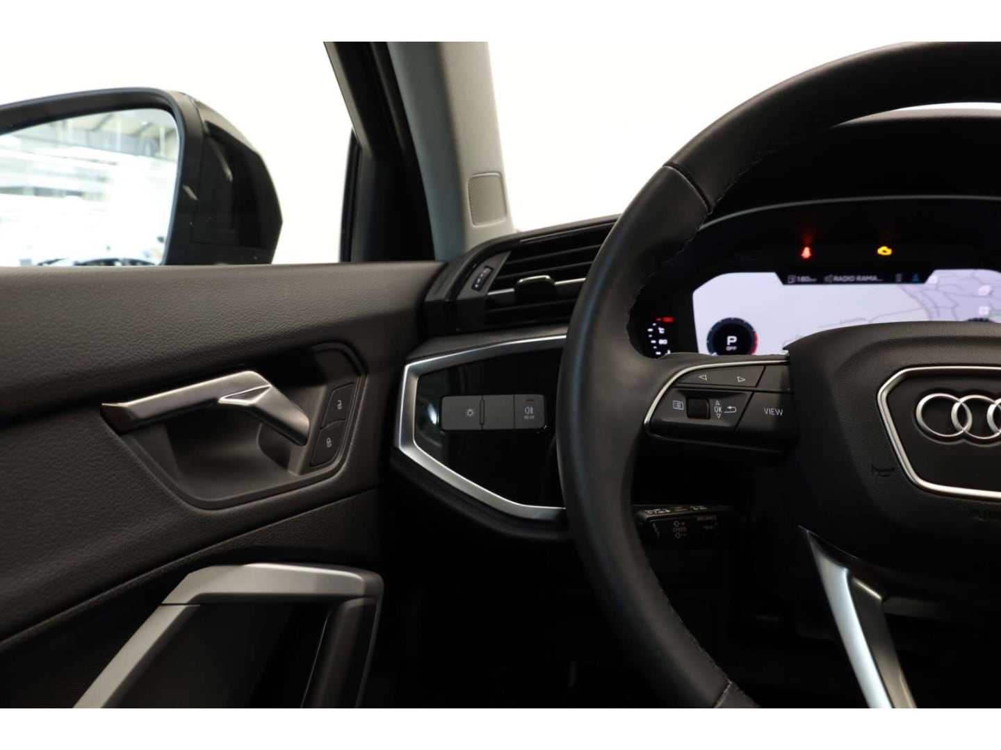 Bild über Audi Q3 TFSI quattro 140 kW S tronic - für weitere Informationen kontaktieren Sie den Audi Partner