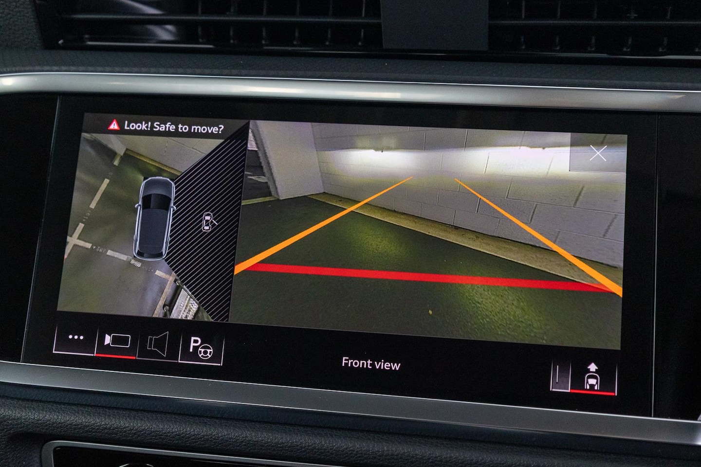 Image about Audi Q3 35 TFSI S line edition