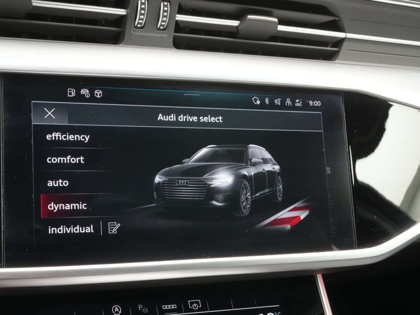 Bild über Audi S6 Avant TDI quattro tiptronic - für weitere Informationen kontaktieren Sie den Audi Partner