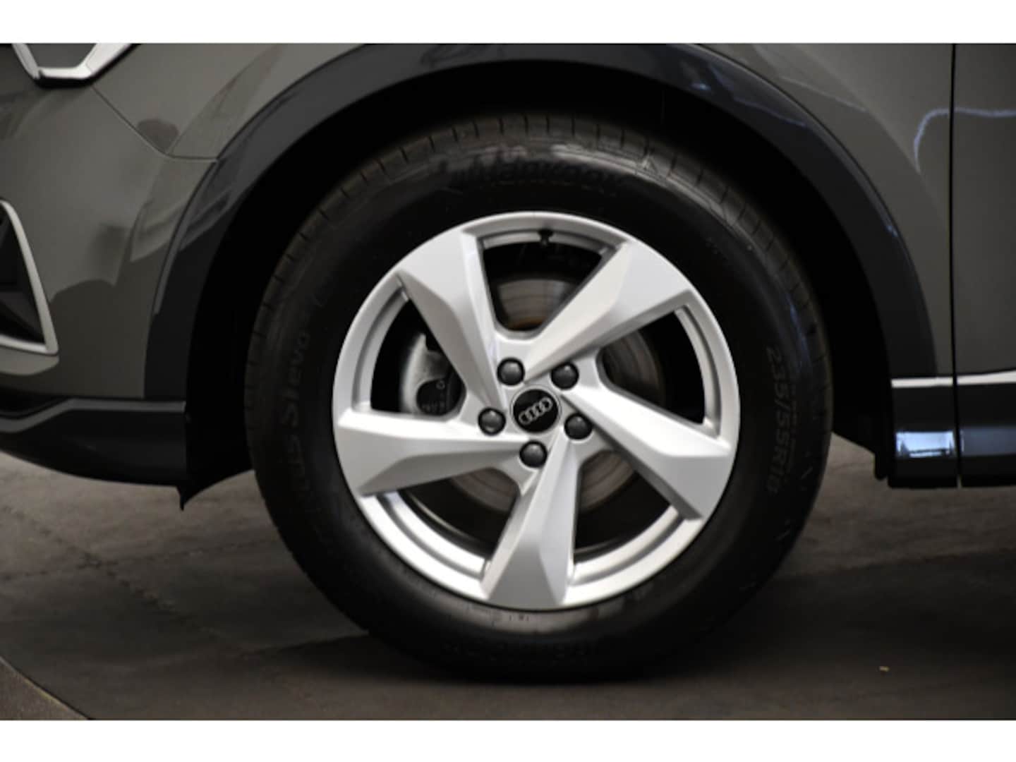 Bild über Audi Q3 advanced 35 TFSI S tronic - für weitere Informationen kontaktieren Sie den Audi Partner