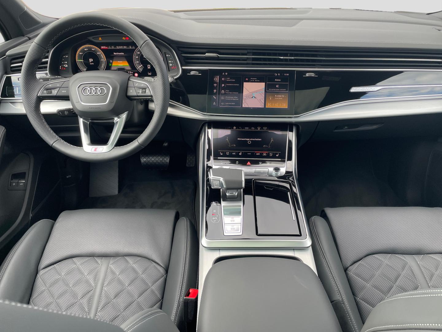 Image about Audi Q7 SUV TFSI e S line 55 TFSI e quattro tiptronic