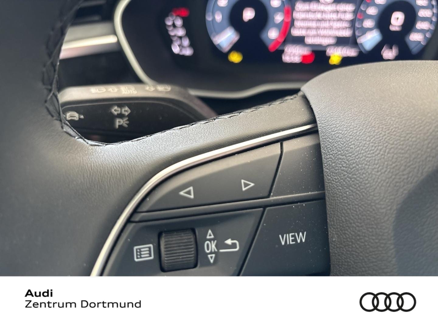 Bild über Audi Q3 TFSI quattro 180 kW S tronic - für weitere Informationen kontaktieren Sie den Audi Partner