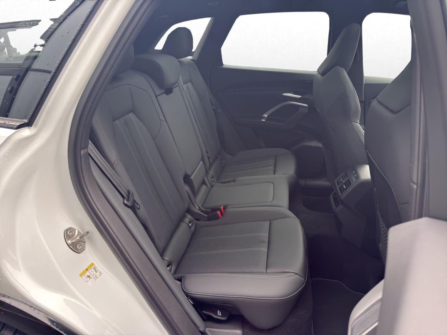 Bild über Audi Q5 SUV TFSI 150 kW S tronic - für weitere Informationen kontaktieren Sie den Audi Partner