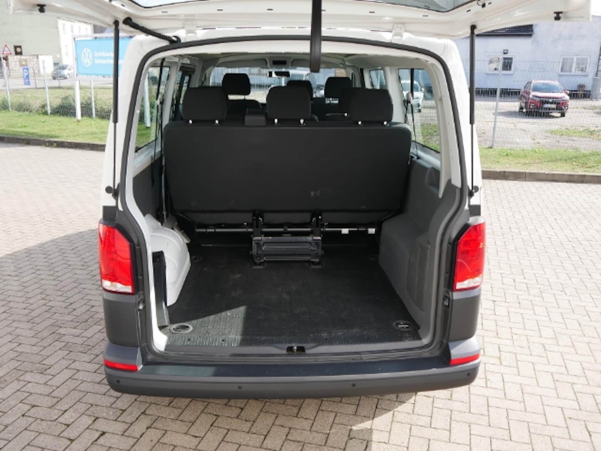 Volkswagen T6.1 Transporter Kombi langer Radstand