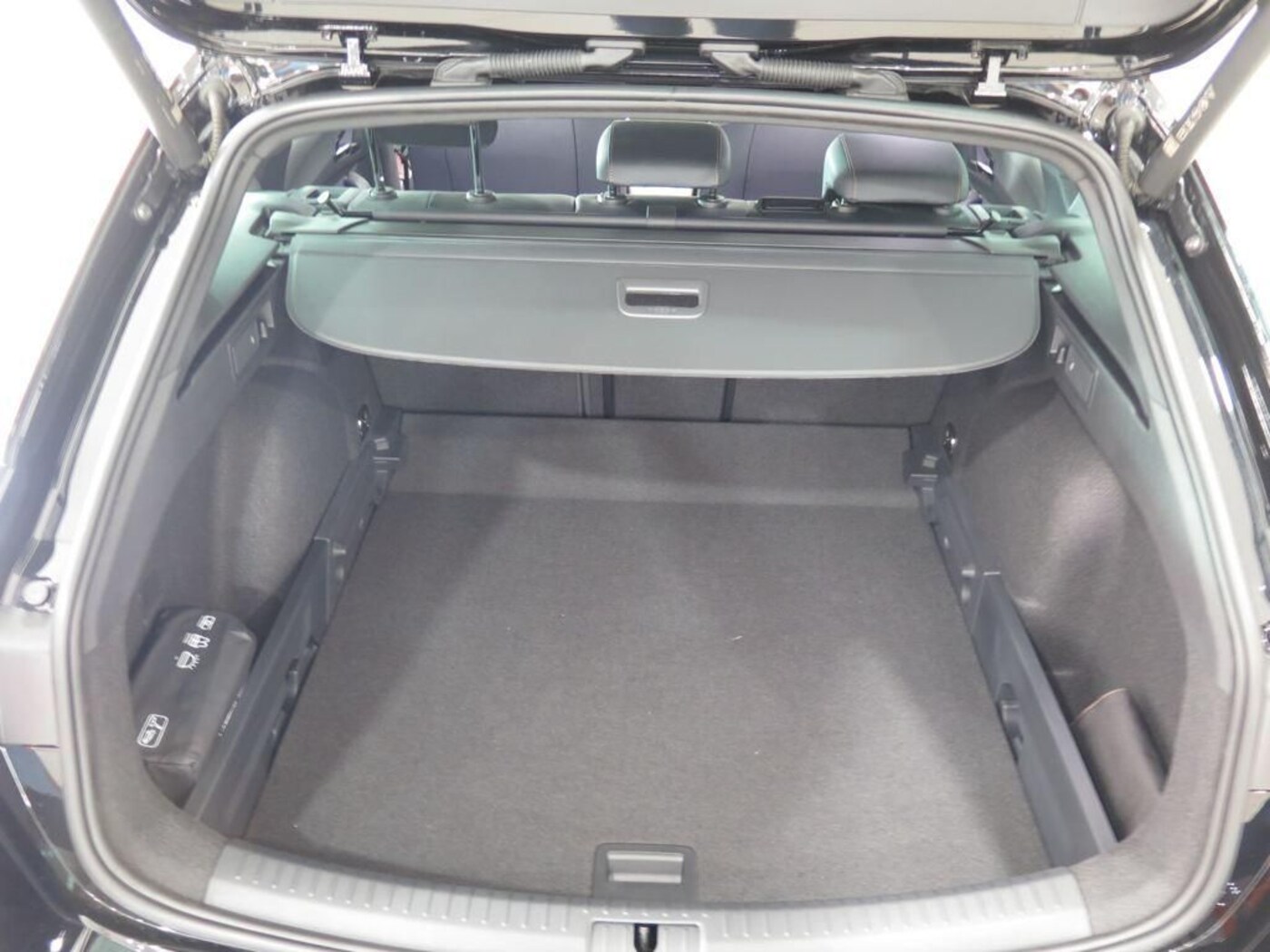 CUPRA Leon Sportstourer 1.5 eTSI DSG 110 kW (150 CV) — photo 7