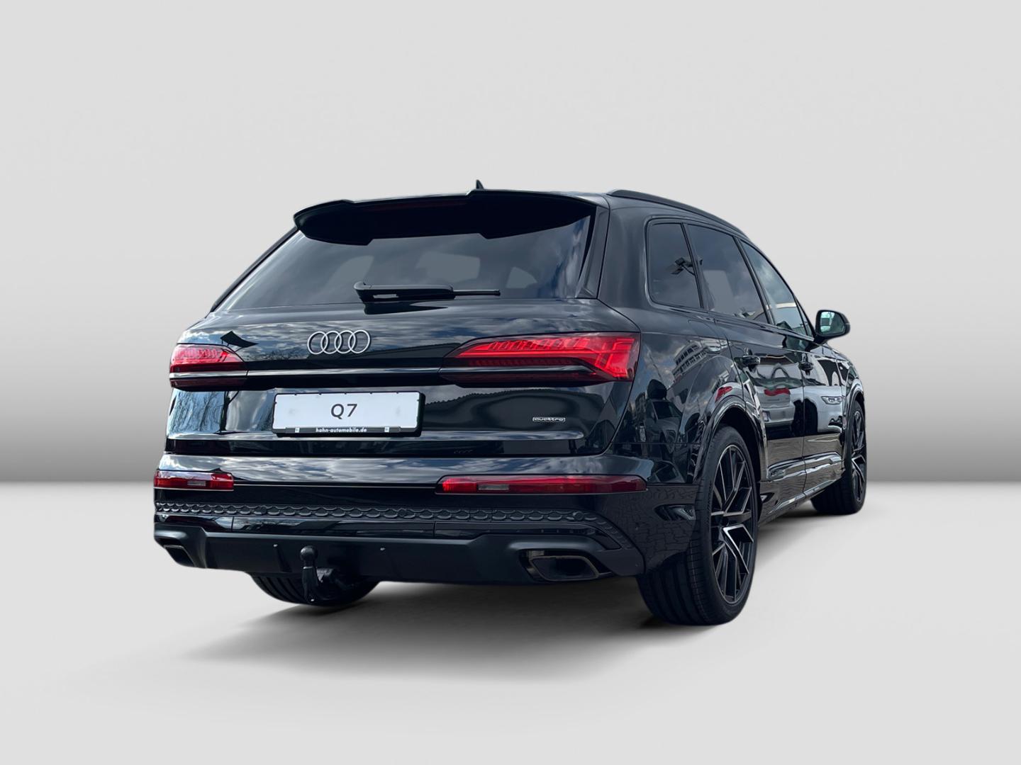 Image about Audi Q7 SUV TFSI e S line 55 TFSI e quattro tiptronic
