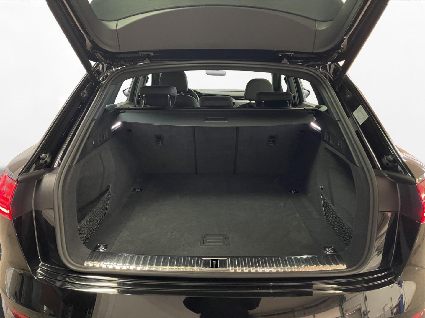 Image about Audi Q8 e-tron advanced 55 e-tron quattro