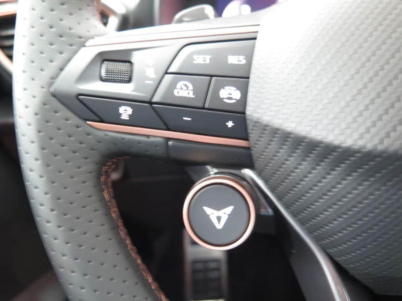 CUPRA Leon Sportstourer 1.5 eTSI DSG 110 kW (150 CV) — photo 9