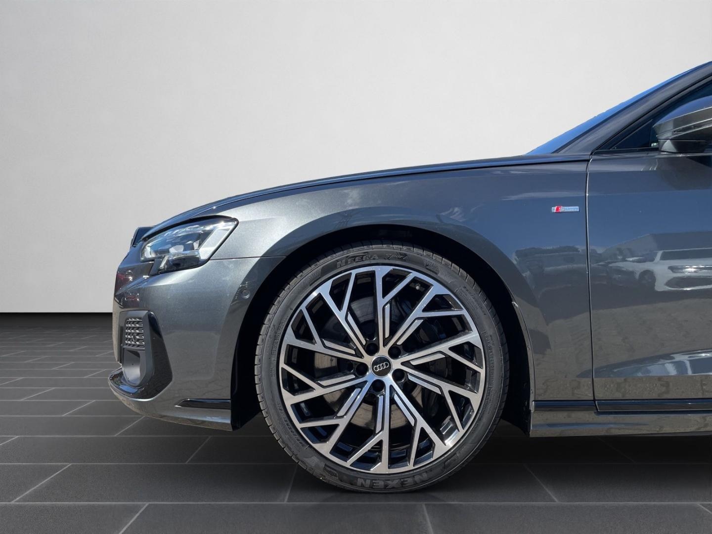 Bild über Audi A8 L TFSI e 60 TFSI e quattro tiptronic - für weitere Informationen kontaktieren Sie den Audi Partner