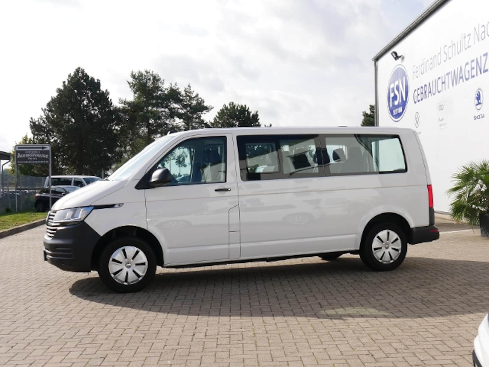Volkswagen T6.1 Transporter Kombi langer Radstand