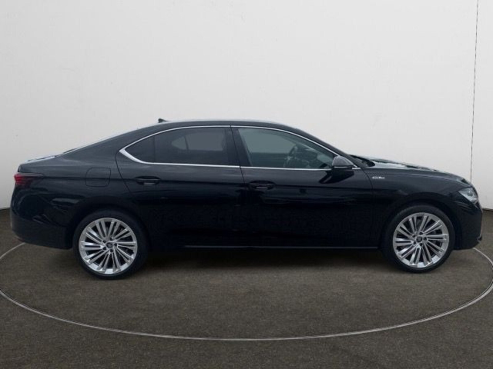 Škoda Superb – Bild 6