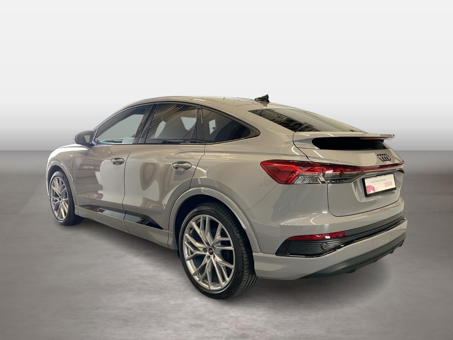 Bild über Audi Q4 Sportback e-tron 45 e-tron quattro - für weitere Informationen kontaktieren Sie den Audi Partner