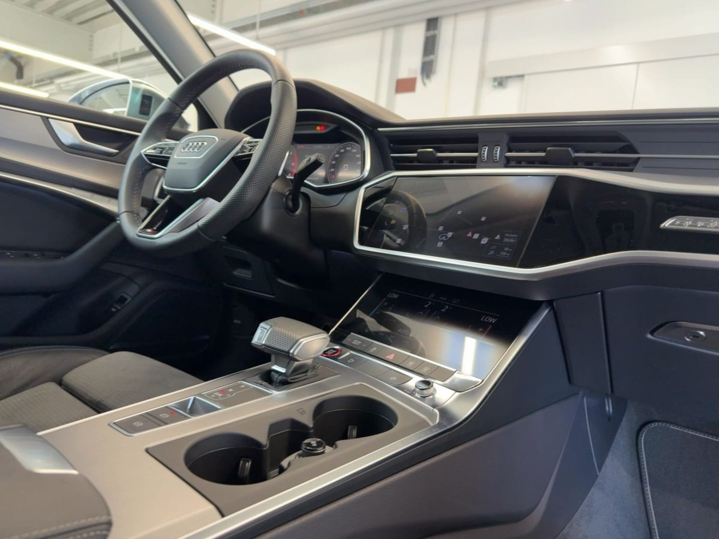 Bild über Audi S6 Avant TDI quattro tiptronic - für weitere Informationen kontaktieren Sie den Audi Partner