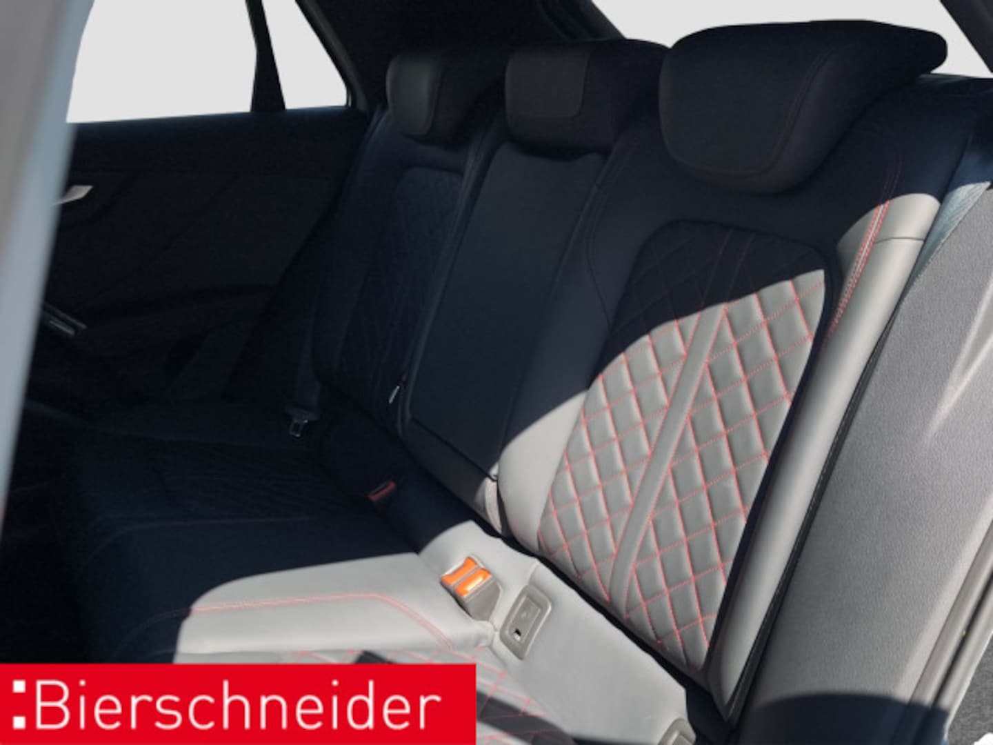 Bild über Audi SQ2 TFSI quattro S tronic - für weitere Informationen kontaktieren Sie den Audi Partner