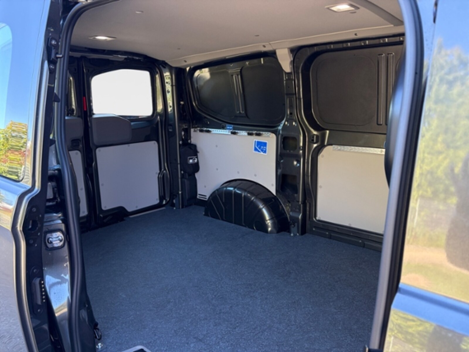 Volkswagen Transporter Kasten kurzer Radstand – Bild 9