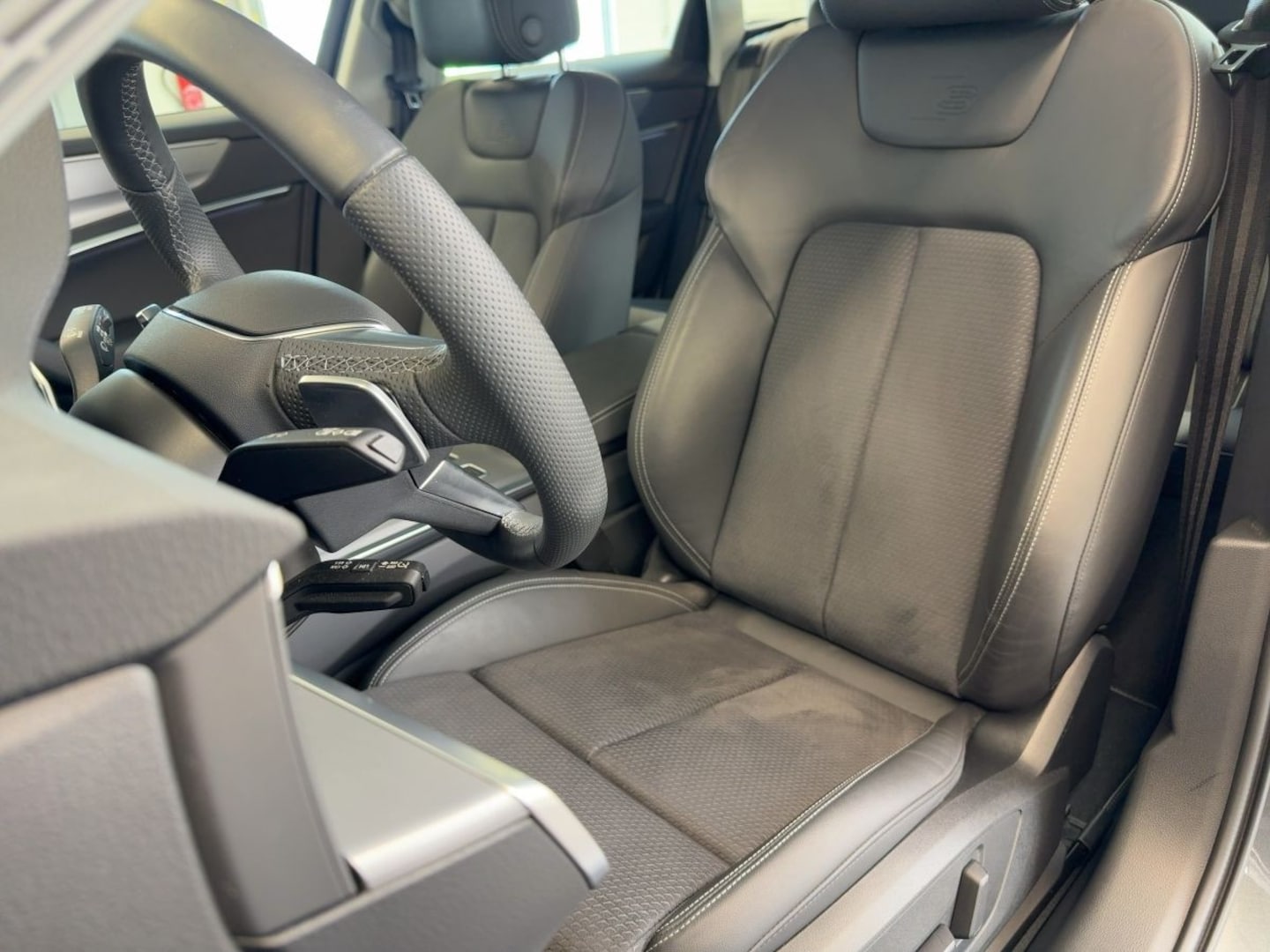 Bild über Audi S6 Avant TDI quattro tiptronic - für weitere Informationen kontaktieren Sie den Audi Partner