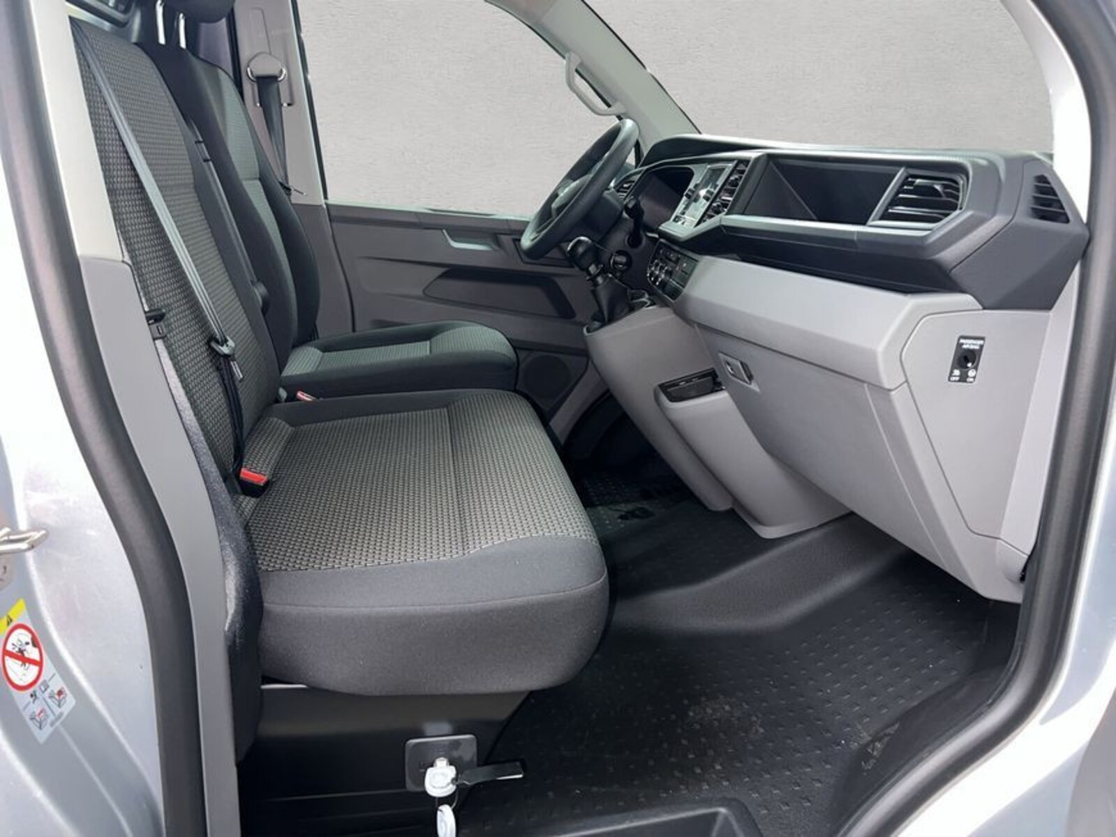Volkswagen T6.1 Transporter Kasten kurzer Radstand – Bild 19