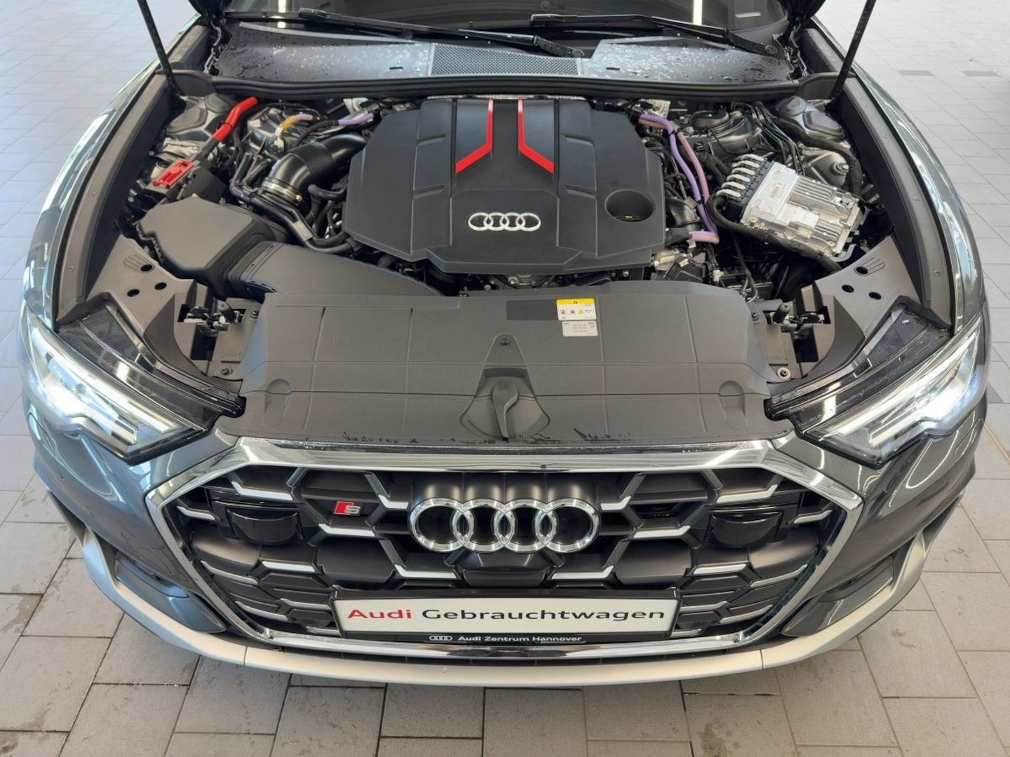 Bild über Audi S6 Avant TDI quattro tiptronic - für weitere Informationen kontaktieren Sie den Audi Partner