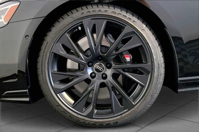 2025 Audi S8 Base - Photo 12