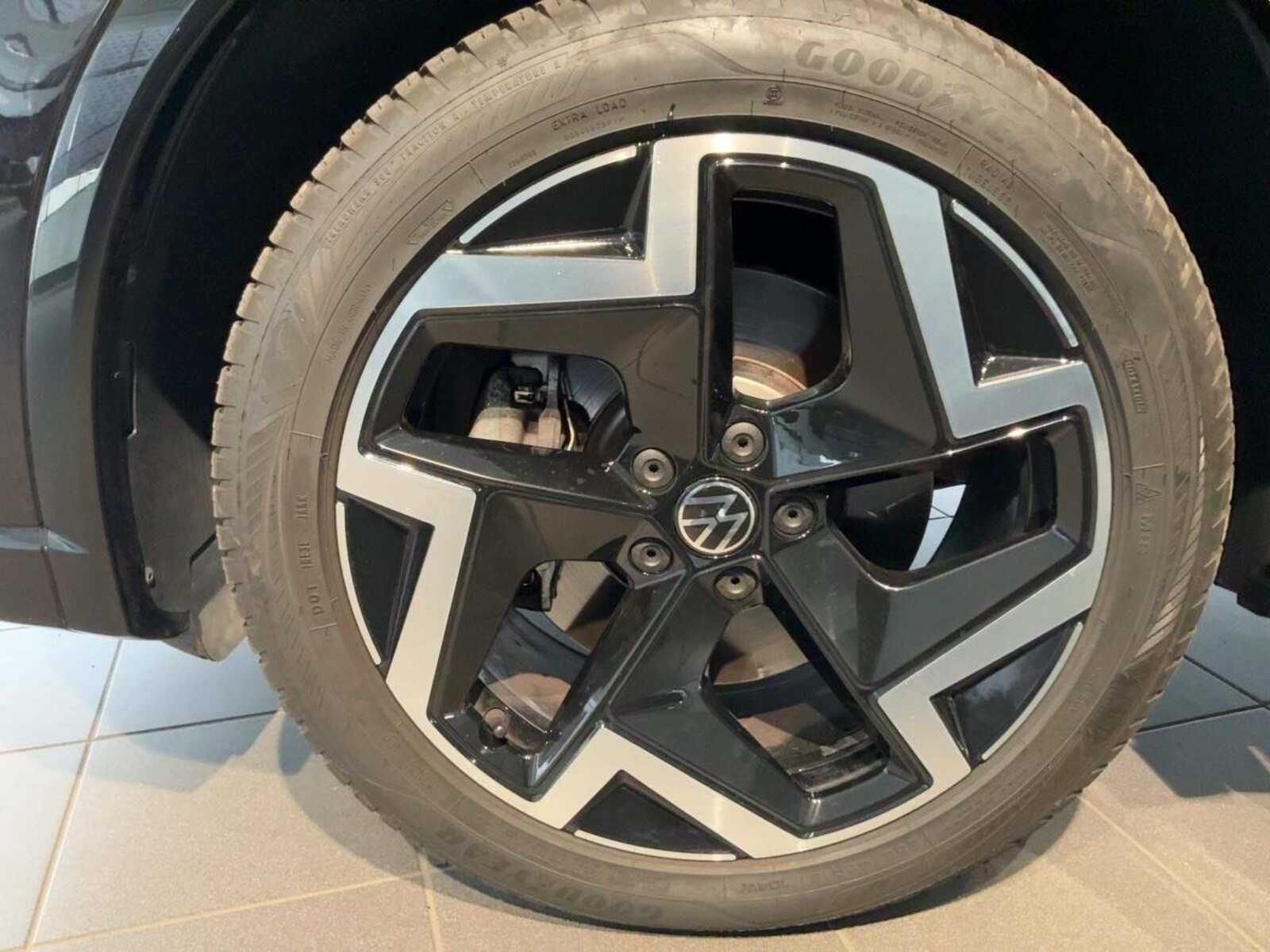 Volkswagen Tiguan – Bild 12