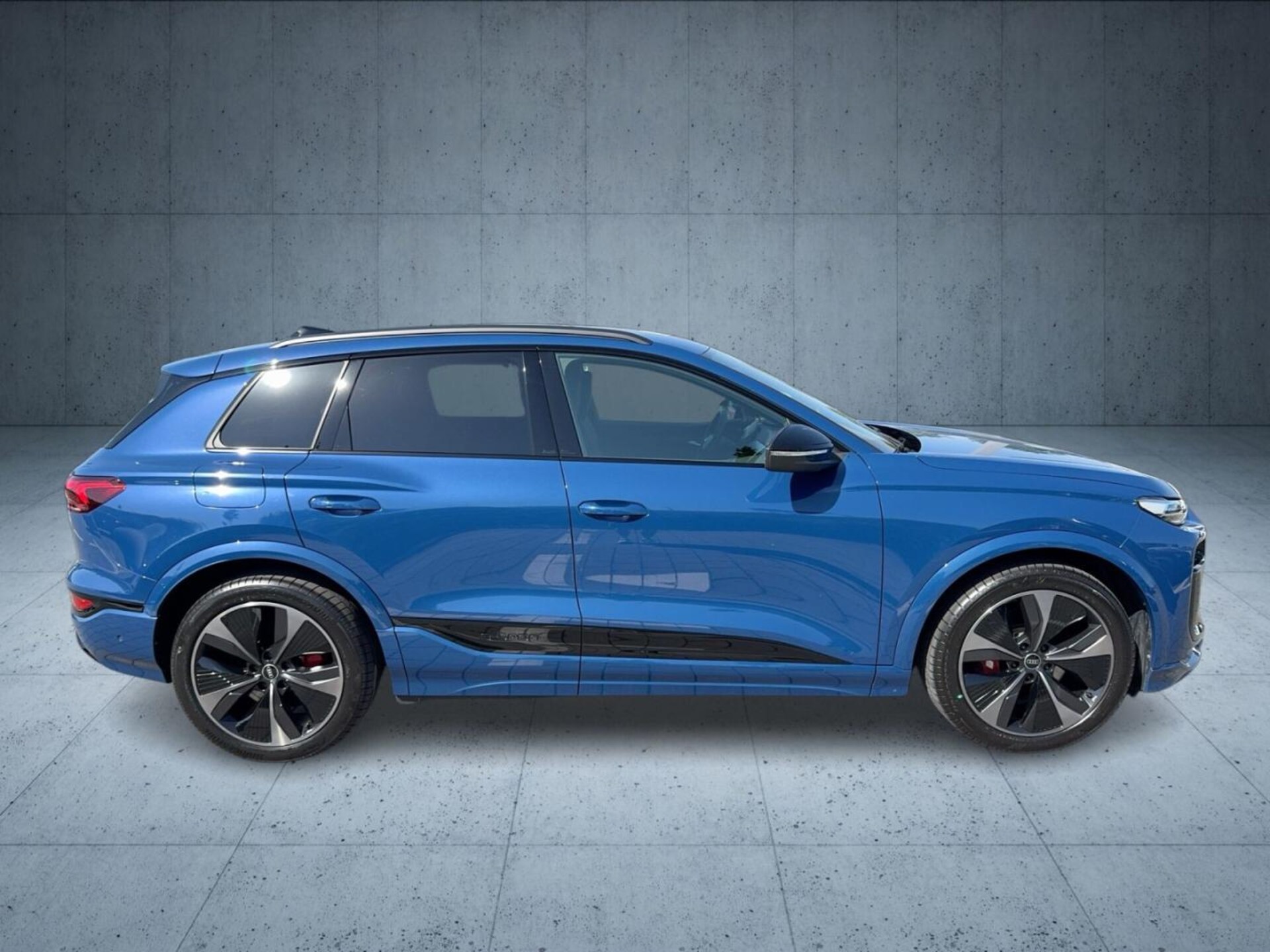 Audi SQ6 SUV e-tron