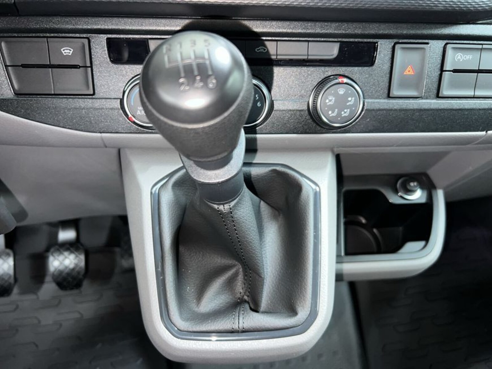 Volkswagen T6.1 Transporter Kasten kurzer Radstand – Bild 14