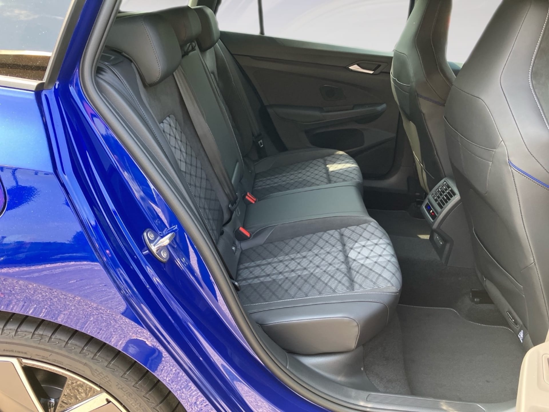 Volkswagen Golf Variant R-Line
