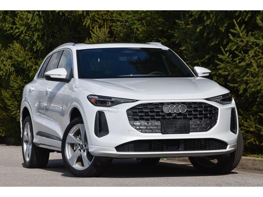 2025 Audi Q5 40 Premium Plus's photo