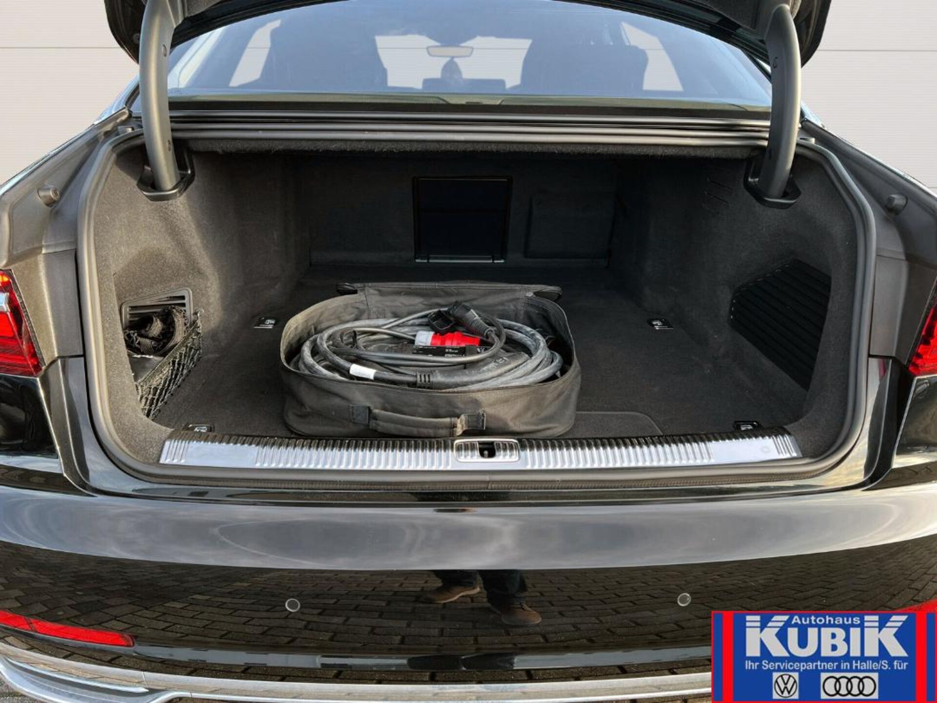 Audi A8 L TFSI e