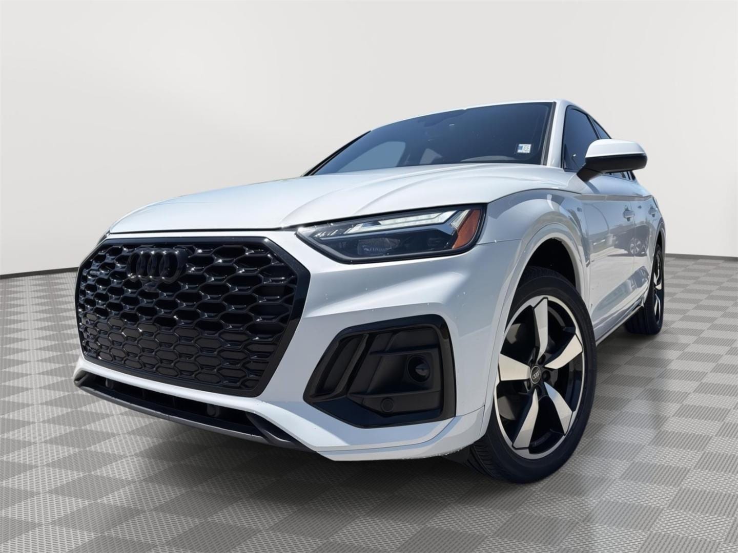 2023 Audi Q5 Sportback 45 Premium Plus's photo
